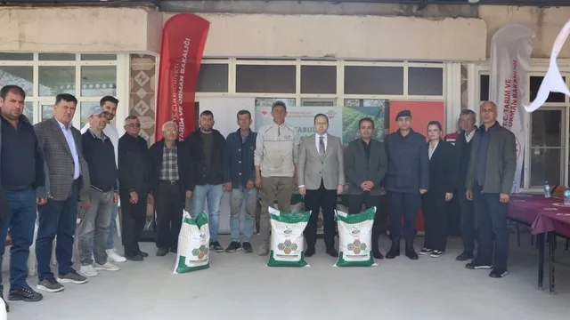 Edirne'de 35 çiftçiye 3 ton kuru fasulye tohumu dağıtıldı