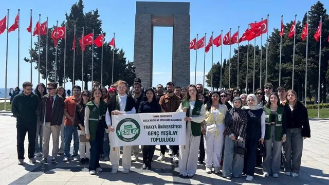 Edirne'den 44 öğrenci Çanakkale'de tarihe yolculuk yaptı