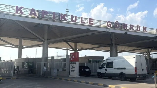 Edirne Kapıkule'den Bulgaristan'a Oy Akını: Çifte Vatandaşlar Sandık Başında