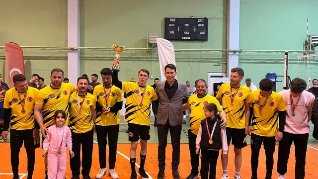 Eskişehir Beylikova'da Voleybol Turnuvası Şampiyonu Emircik Oldu