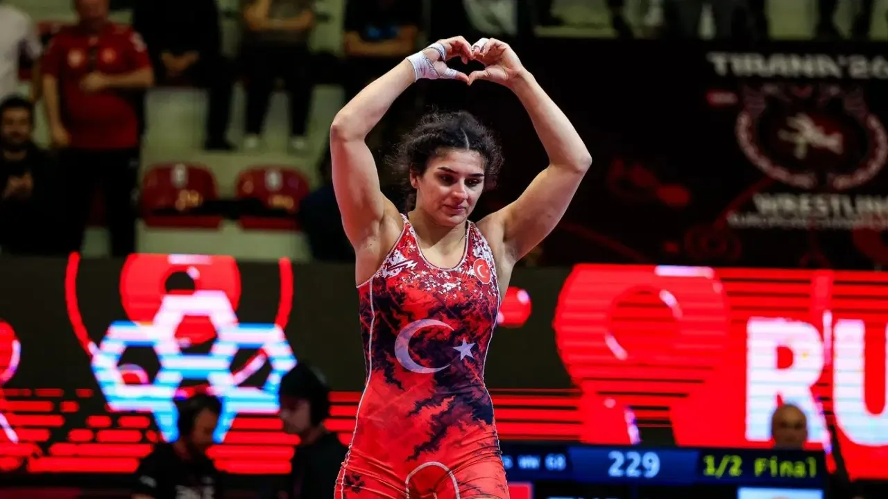 Evin Demirhan Yavuz ve Nesrin Baş, Avrupa Güreş Şampiyonası'nda finale çıktı!