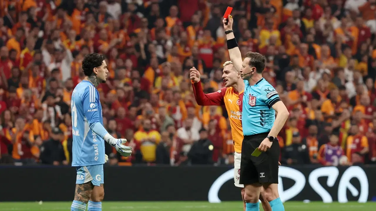 Ederson'dan büyük itiraz: Yasin Kol'dan kırmızı kart!