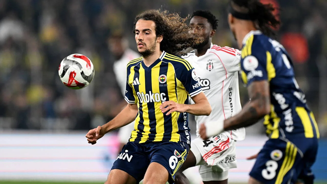Fenerbahçe'de 8 futbolcu için sarı alarm!