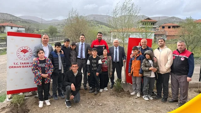Göynücek'te Otizm ve Orman Haftası'nda Fidanlar Toprakla Buluştu