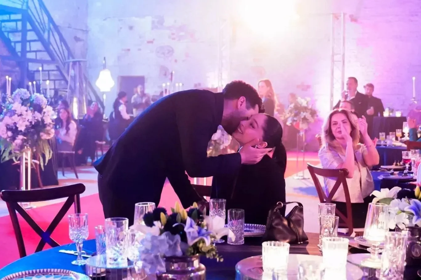 Güller ve Günahlar bu akşam var mı?