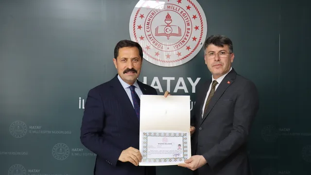 Hatay'da 2. Robot Yarışması Ekibine Vali Masatlı'dan Başarı Belgesi