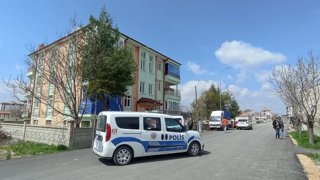 Karaman'da 3. kattan düşen çocuk yaralandı