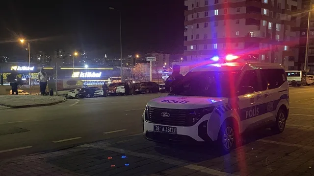 Kayseri'de bıçaklı kavga: 4 yaralı hastaneye kaldırıldı