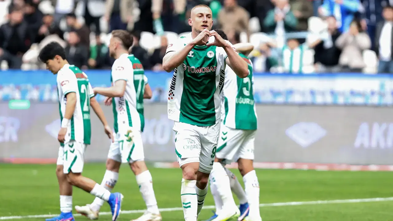 Konyaspor Fatih Karagümrük karşısında 3 puanı üç golle aldı!