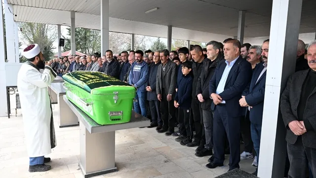 Malatya'da havuzda boğulma tehlikesi geçiren öğretmen hayatını kaybetti