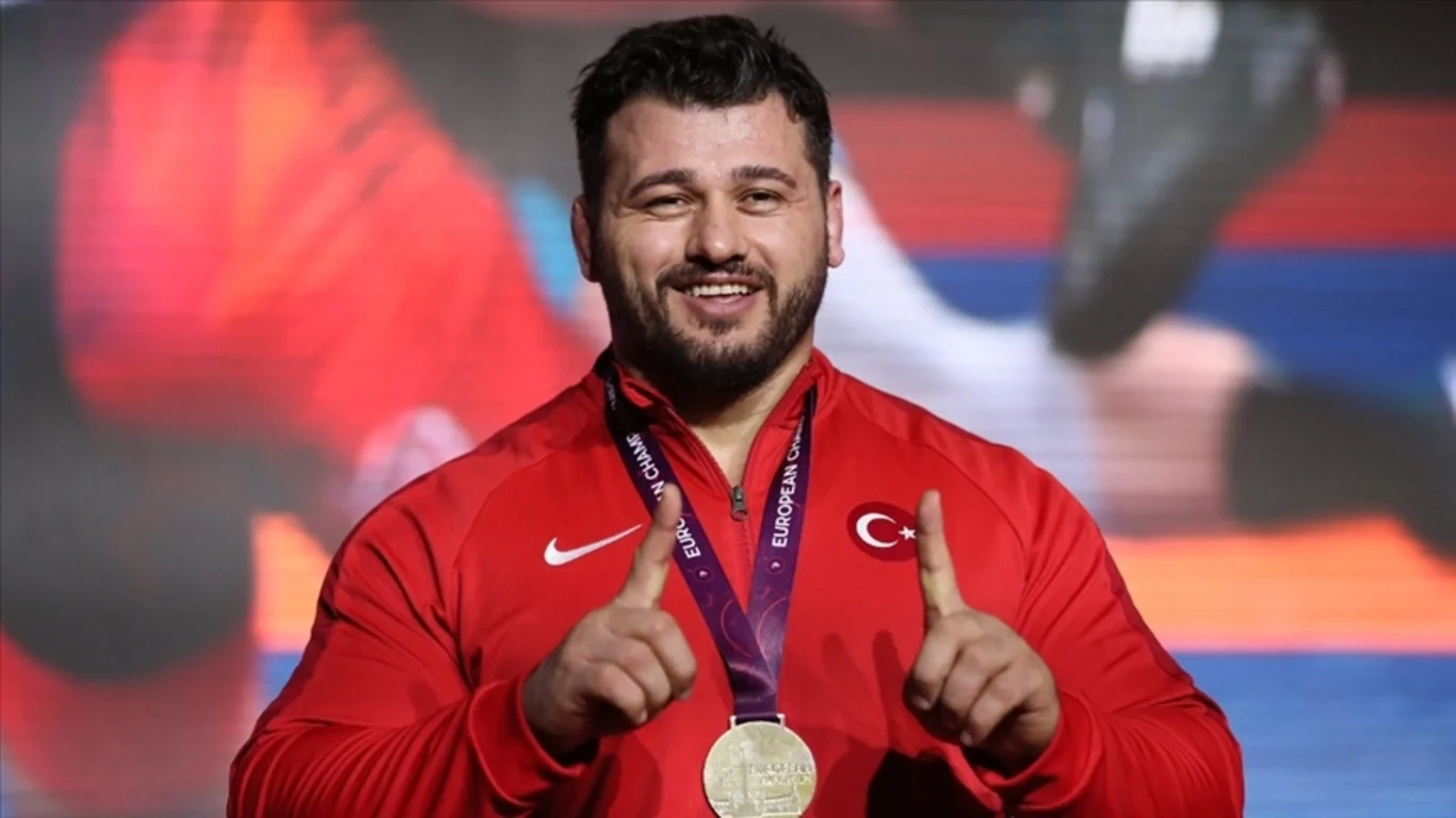 Rıza Kayaalp kimdir?