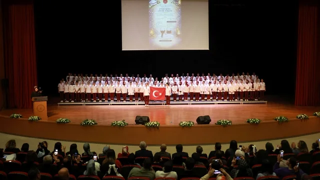 Nevşehir'de Geleceğin Hemşireleri İlk Üniformalarını Giyerek Mesleğe Adım Attı