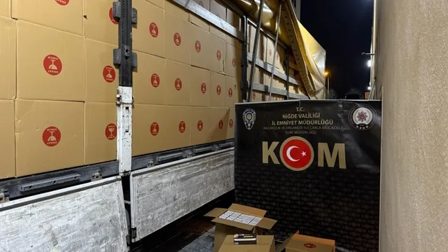 Niğde'de dev operasyon: 11.7 milyon makaron ve 812 kaçak emtia ele geçirildi