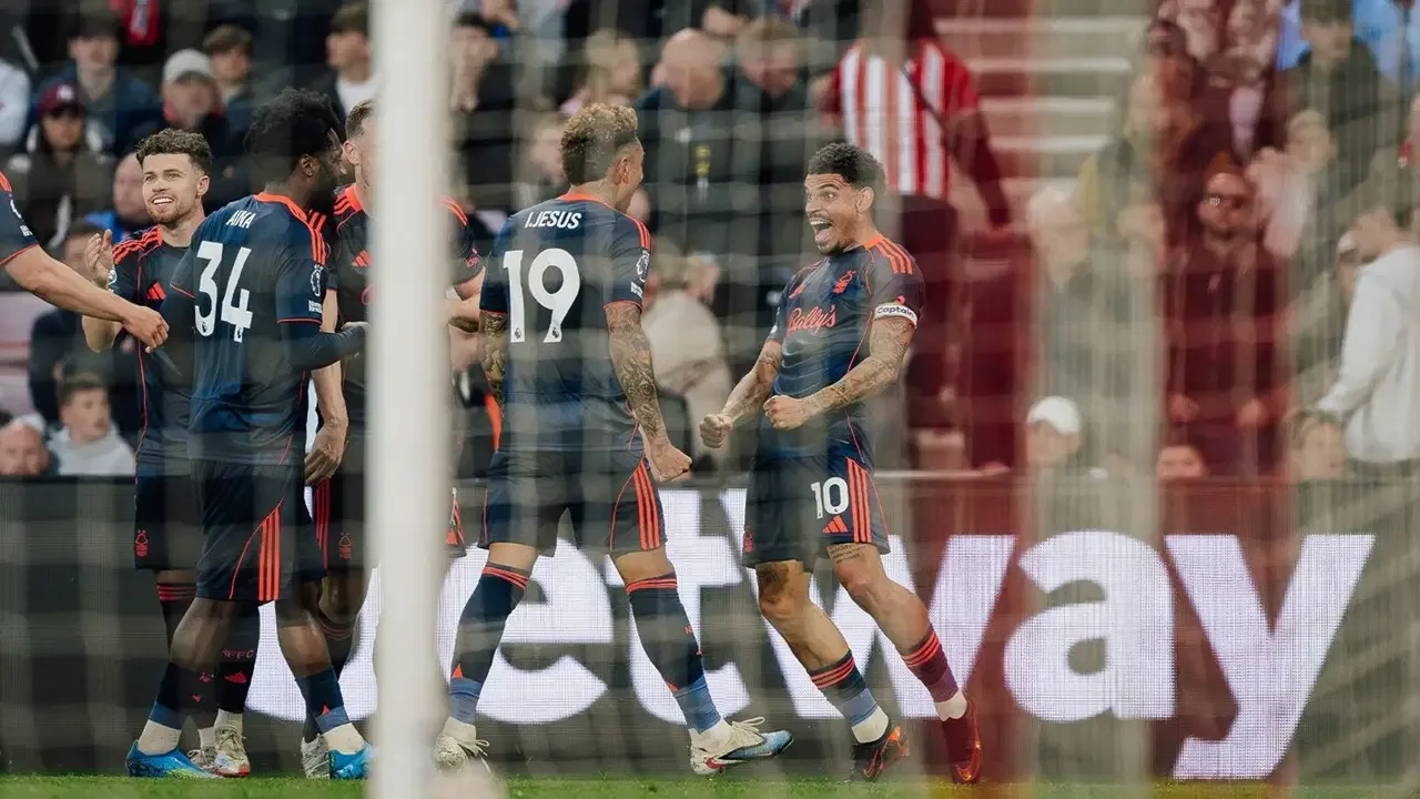 Nottingham Forest, Sunderland'e gol oldu yağdı