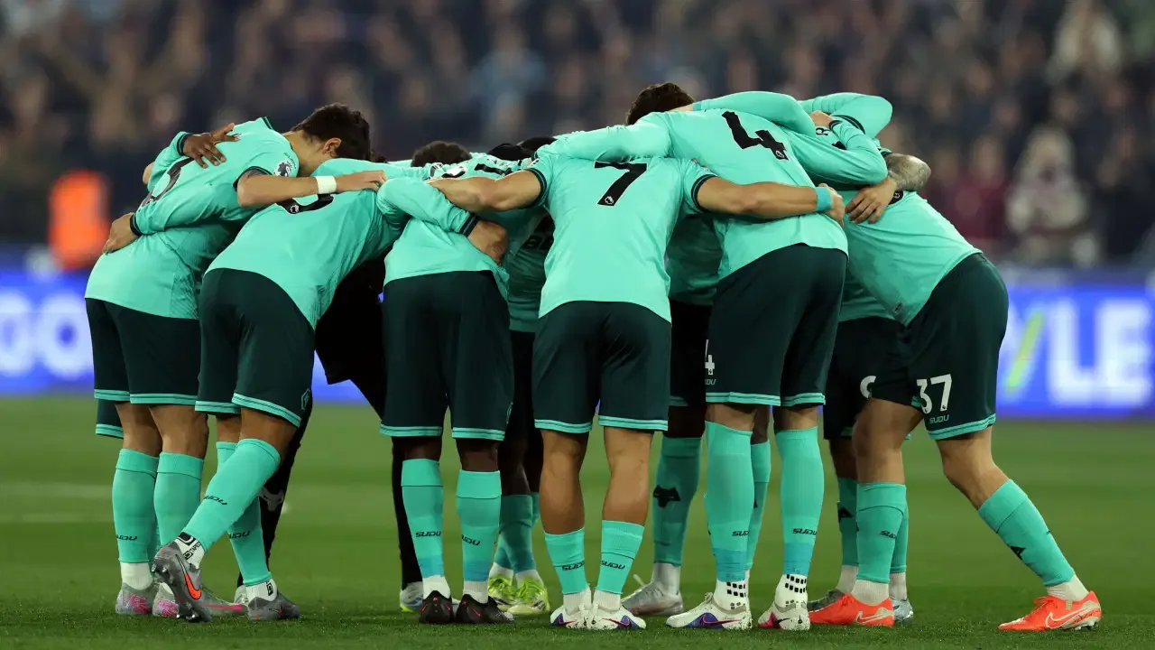 İngiltere Premier Lig'de küme düşen ilk takım belli oldu!