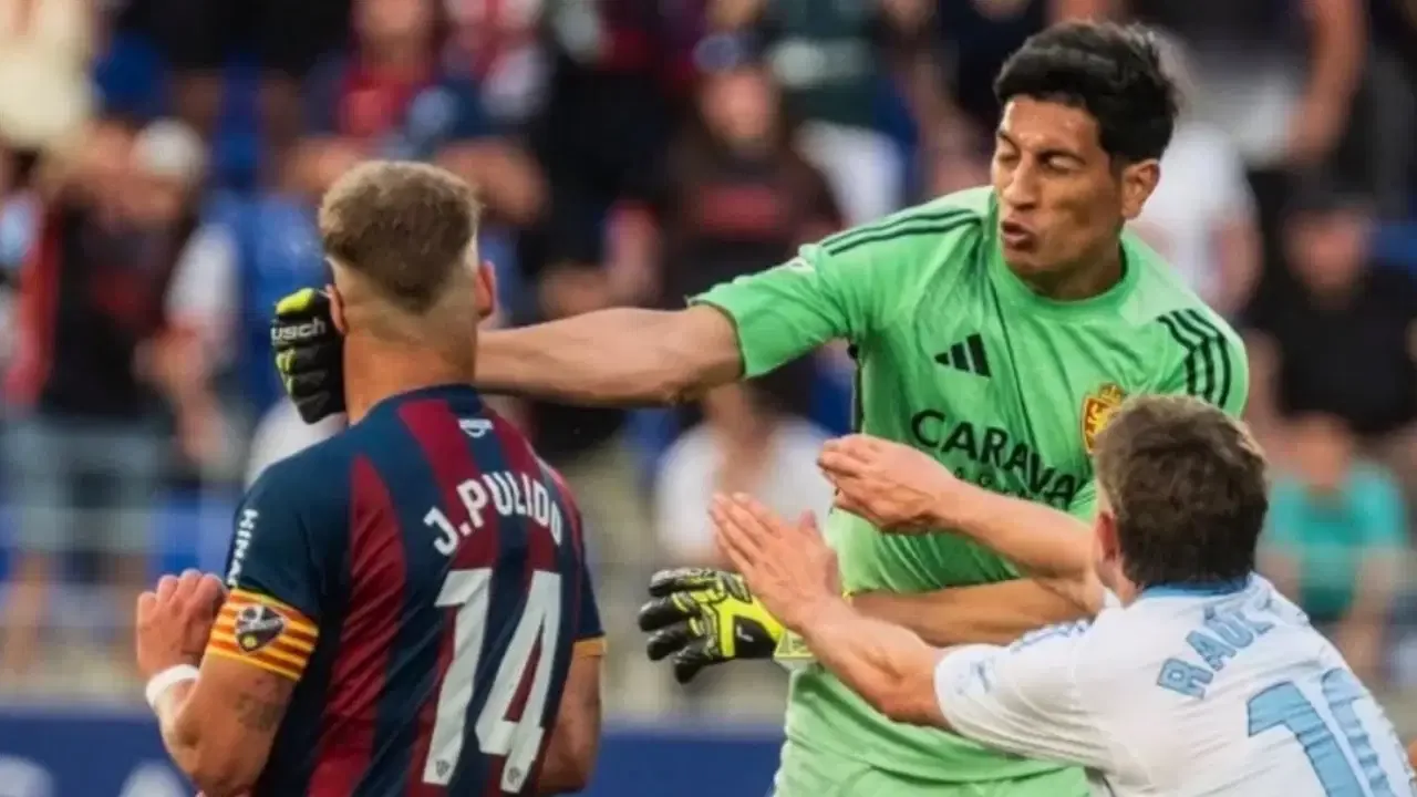 Rakibine yumruk atmıştı: Arjantinli kaleci Esteban Andrada'ya rekor ceza!