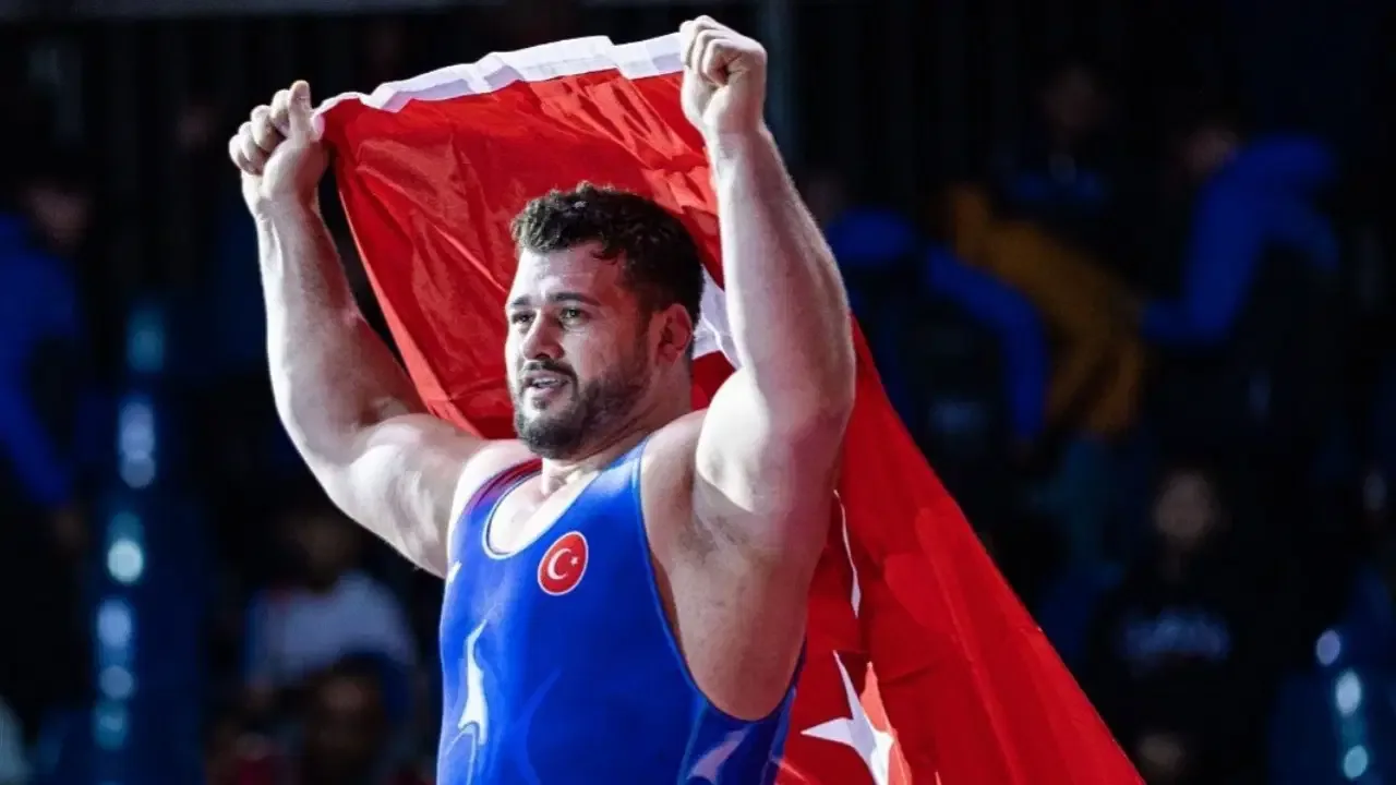 Rıza Kayaalp 13. kez Avrupa şampiyonu! Milli güreşçiden tarihi rekor...