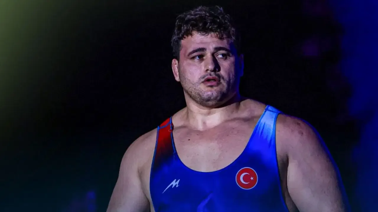 Rıza Kayaalp, Avrupa Güreş Şampiyonası'nda finale çıktı!