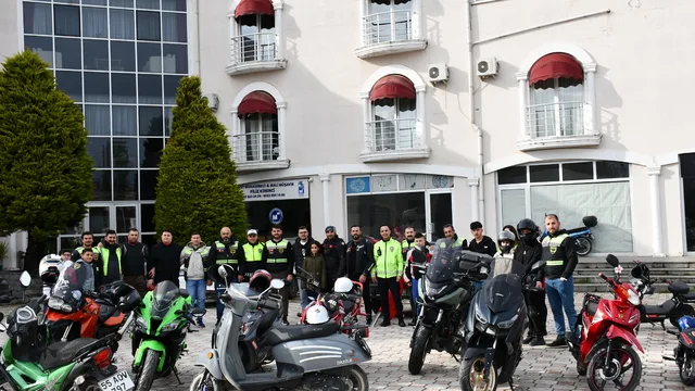 Samsun'da 23 Nisan coşkusu: Motosiklet korteji nefes kesti