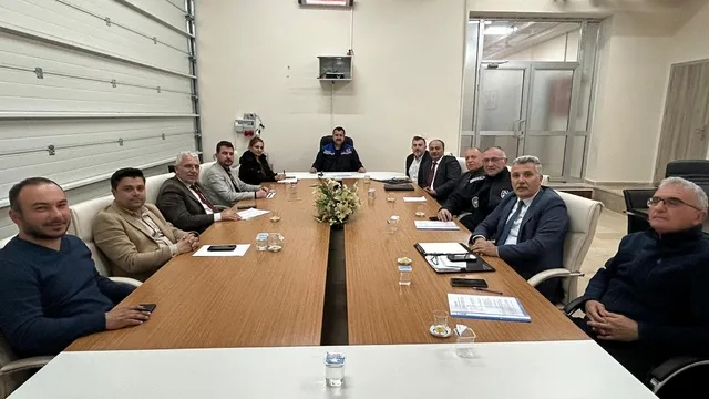 Sivas Suşehri Belediye Başkanı Kayaoğlu, birim müdürleriyle buluştu