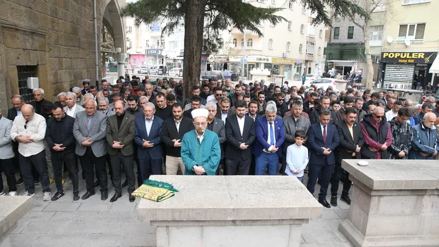 Sivas'ta öğretmen ve öğrenciler için gıyabi cenaze namazı kılındı