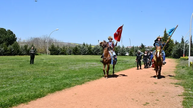 Tekirdağ NKÜ'de Türk Bahar Festivali coşkusu: Okçuluk ve eski oyunlar sergilendi