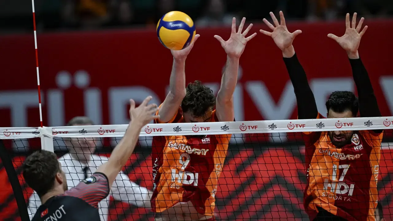 Galatasaray HDI Sigorta'yı mağlup eden Ziraat Bankkart final serisinde öne geçti!