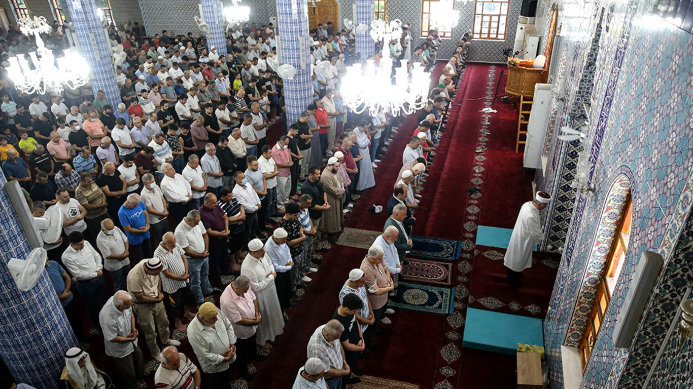 Cuma namazı saat kaçta?