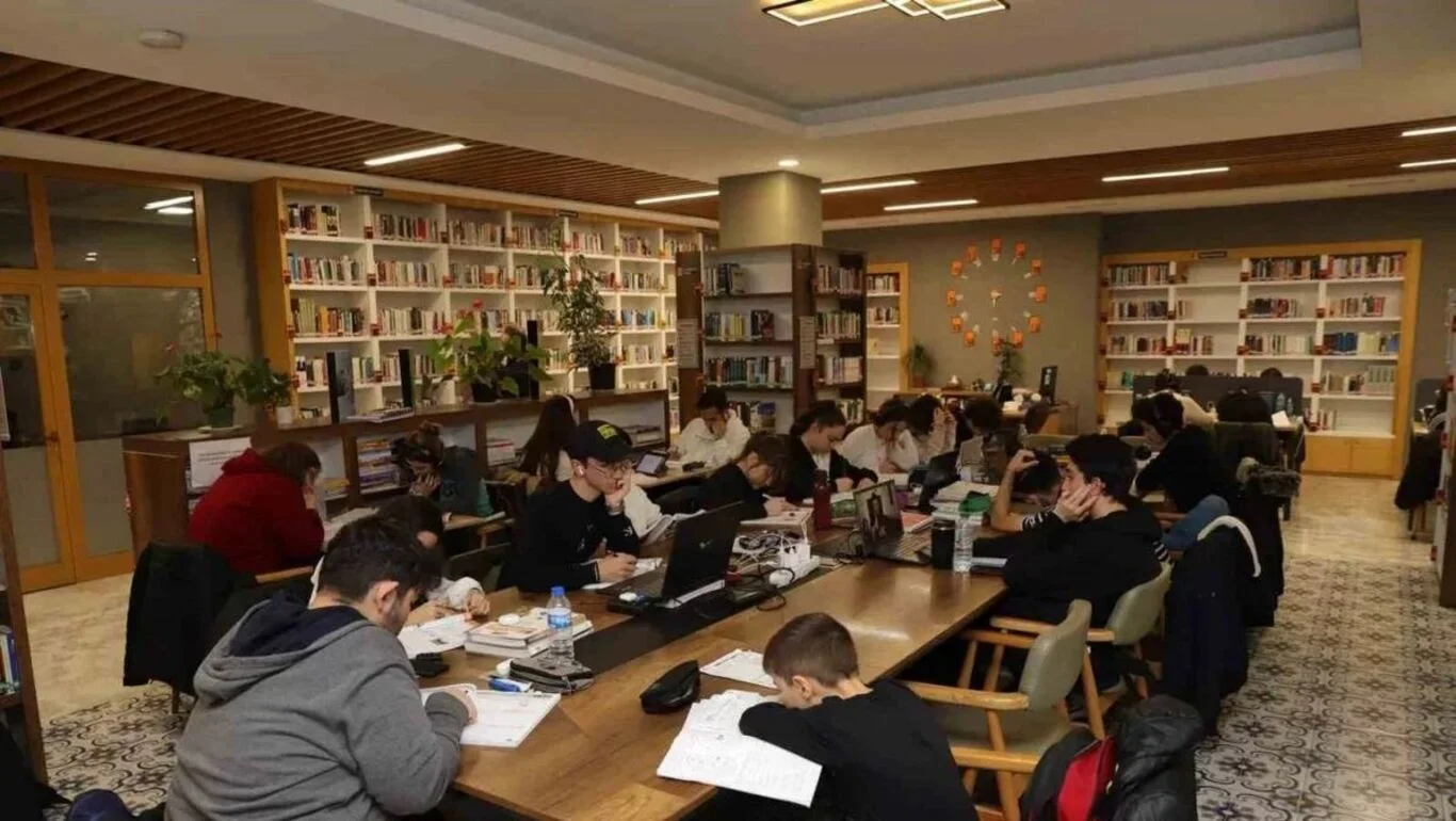 1 Mayıs kütüphaneler açık mı?