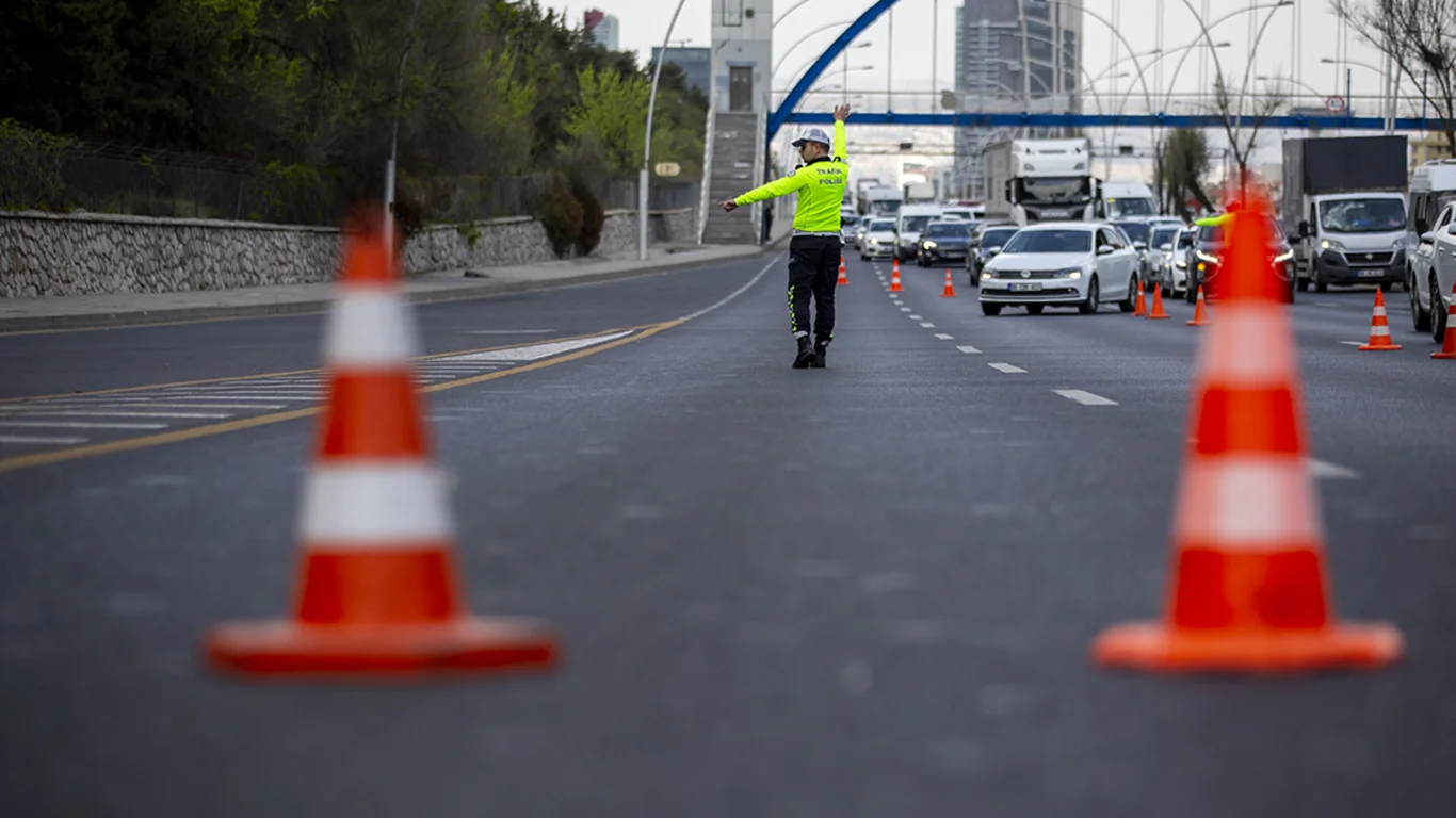 19 Mayıs trafiğe kapalı yollar