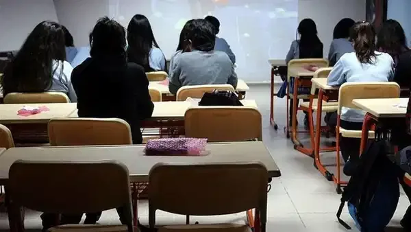 Bugün okullar tatil mi? 4 Mayıs Pazartesi günü okullar var mı?