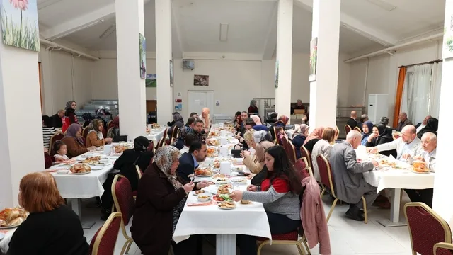 Ankara'da Anneler Günü: Pursaklar'da Huzurevi Sakinleri ve Şehit Anneleri Ziyaret Edildi