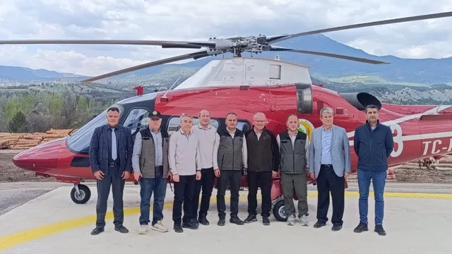 Ankara'da Nallıhan'da yangın söndürme helikopteri keşif uçuşu yaptı
