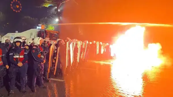 Arnavutluk karıştı: Tiran’da hükümet karşıtı protestolarda çatışma