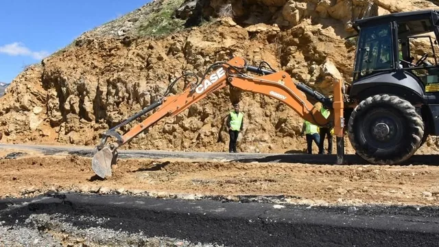 Batman Mereto Dağı yolu kar ve yağmur hasarına karşı onarılıyor