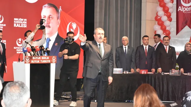 BBP Genel Başkanı Destici'den Konya'da CHP'li belediyelere sert eleştiri