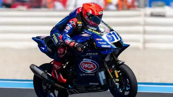 Milli motosikletçi Can Öncü, Çekya'daki yarışta ikinci oldu