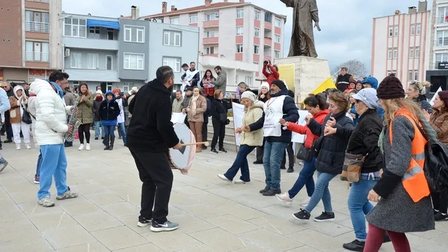 Çanakkale'de 1 Mayıs Coşkusu: Gelibolu'da İşçi ve Memurlar Halay Çekti
