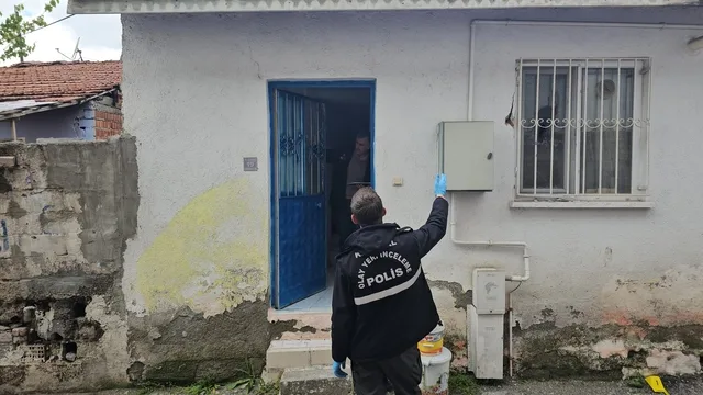 Çorum'da Bir Eve Pompalı Tüfekle Ateş Açıldı: Polis Şüphelileri Arıyor