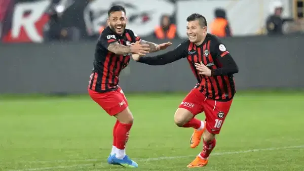 Bodrum FK'yi 2 golle mağlup etti: Süper Lig yolunda finalin adı: Çorum FK - Esenler Erokspor