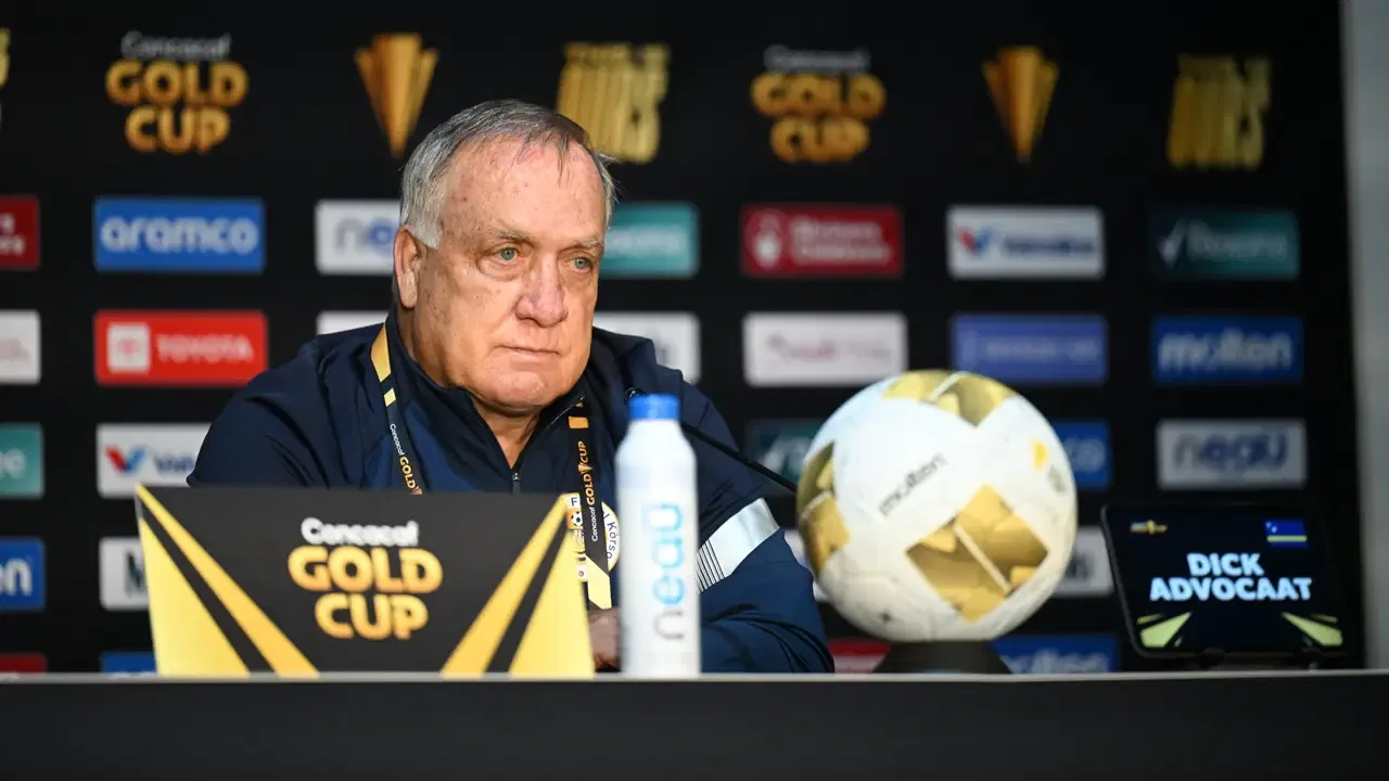 Dünya Kupası öncesi... Dick Advocaat, Curaçao'ya geri döndü