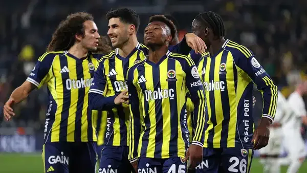 Üç isim listede yer almadı: Fenerbahçe'nin Konyaspor maçı kamp kadrosu belli oldu