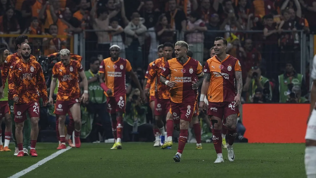 Tribünler o beste ile yankılandı: Mauro Icardi maç sonu gözyaşlarına hakim olamadı