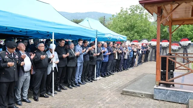 Jandarma Komutanı Çardakcı'nın kayınvalidesi Karabük'te defnedildi