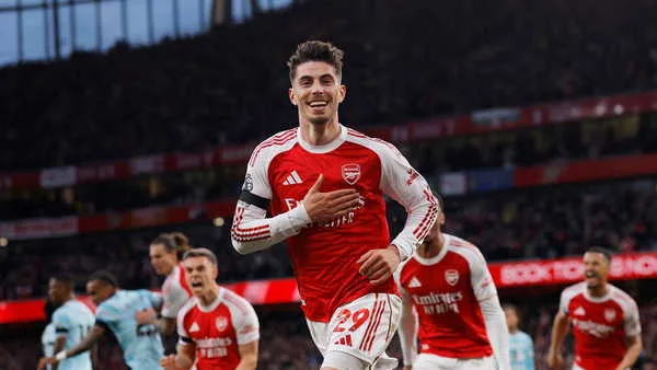 Arsenal, Burnley engelini de aştı: Şampiyonluk bir adım uzaklıkta