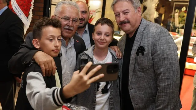 Kayseri Büyükşehir Belediye Başkanı Büyükkılıç, Çarşı Melikgazi'yi inceledi