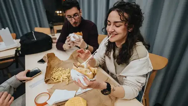Kilo vermenin anahtarı yemeğinizden keyif almak olabilir