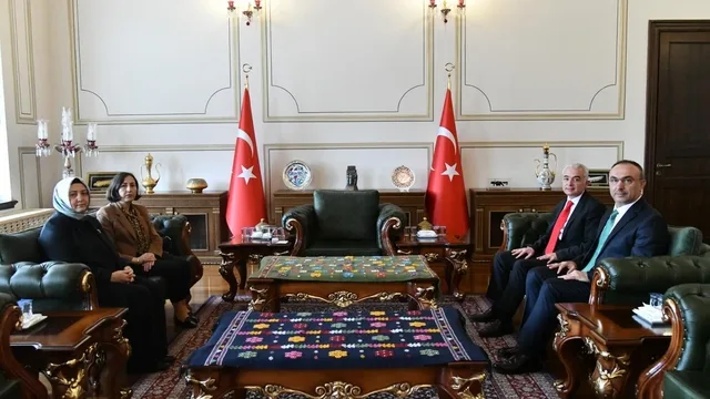 Kırklareli'nde Vali'den Taziye Ziyareti, Çiftçilere Eğitim ve Kızılay Toplantısı