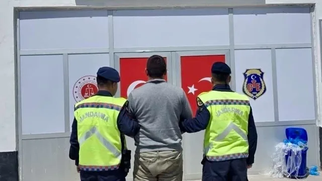 Kırşehir'de 8 Yıl 4 Ay Hapis Cezası Bulunan Firari Hükümlü Yakalandı