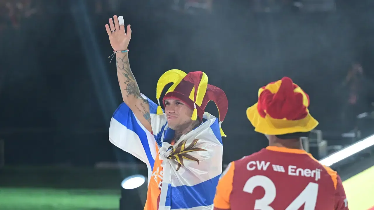 Lucas Torreira, şampiyonluk töreninde gözyaşları tutamadı